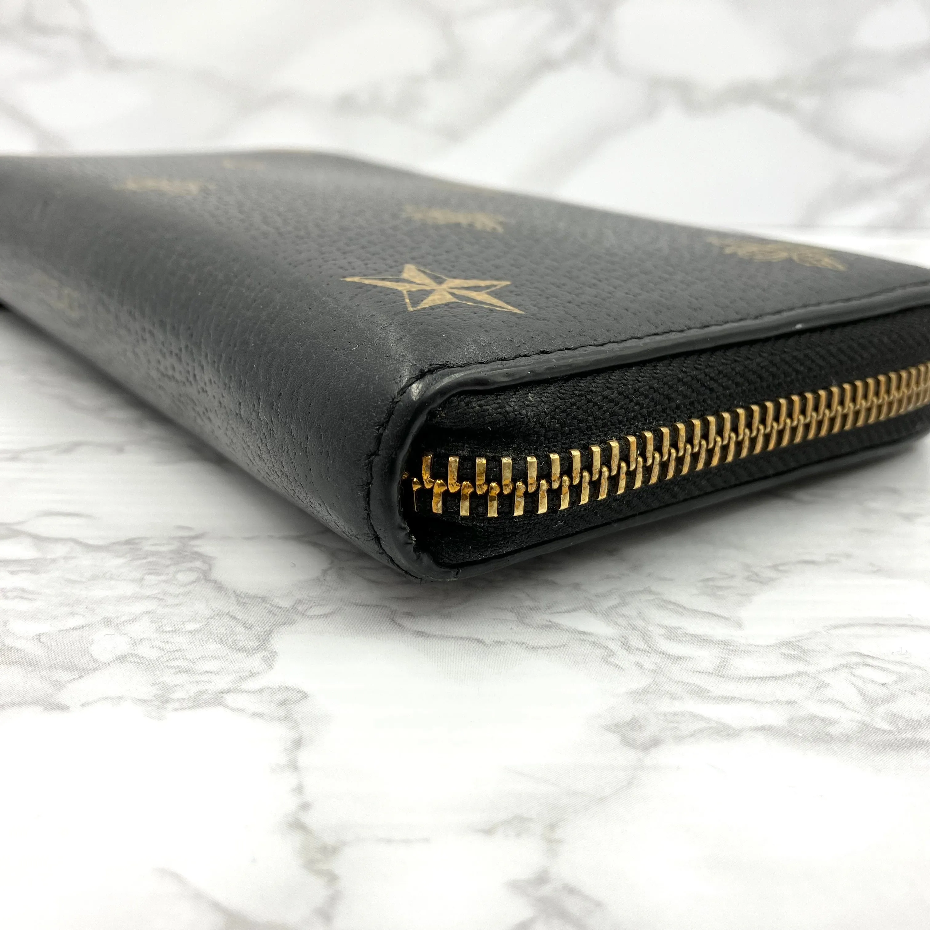 GUCCI Bee Long Wallet